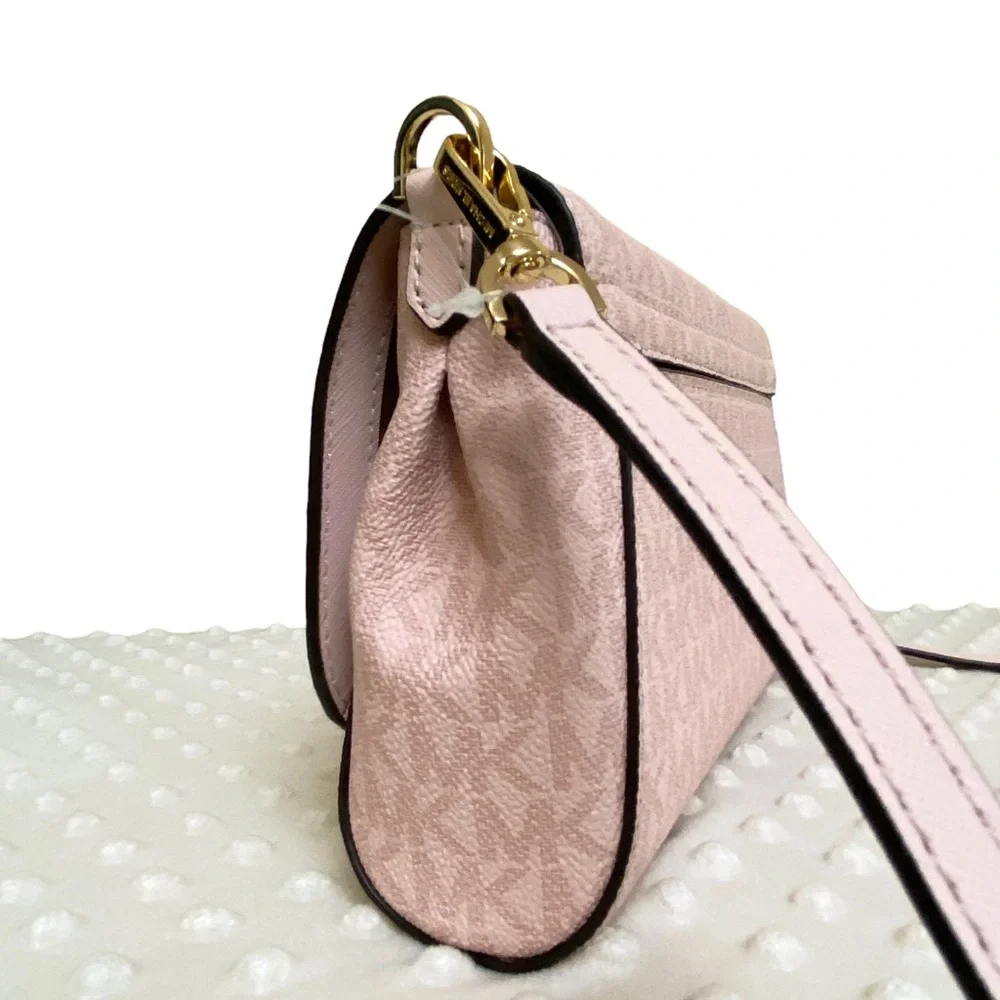 Michael Kors purse - Picture 5 of 9